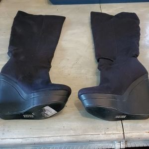 Super comfy platform boots